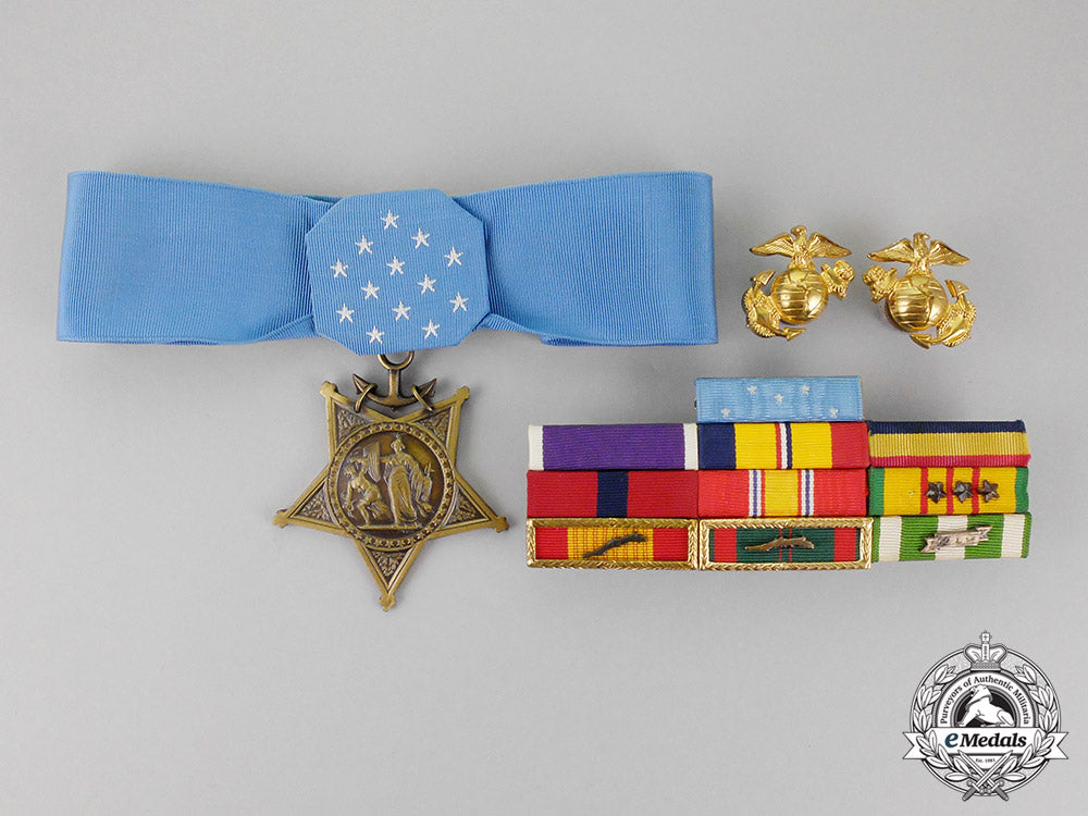 united_states._a_vietnam_medal_of_honour_to_private_austin,_kia_west_of_da_nang,_quang_nam_province,1969_c18-0988_1