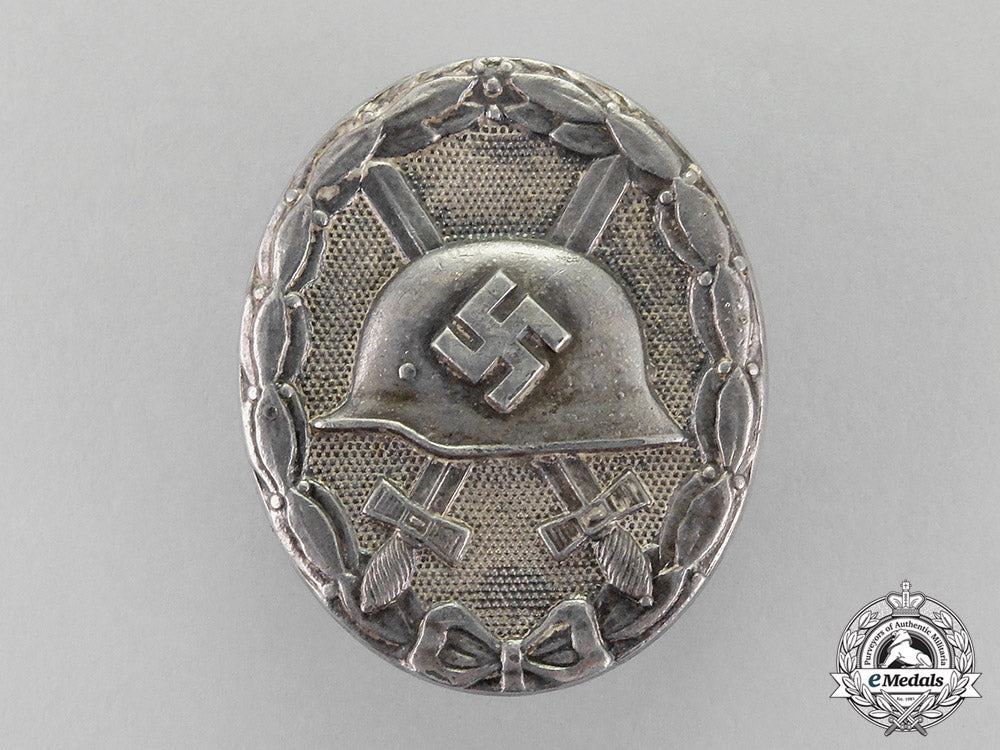 germany._a_silver_grade_wound_badge_by_carl_wild_of_hamburg_with_case_c18-1174