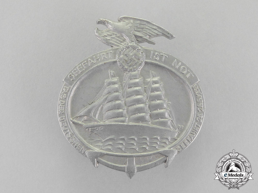 germany,_third_reich._a1935_national_day_of_sea_travel_badge_by_deschler&_sohn_c18-1638