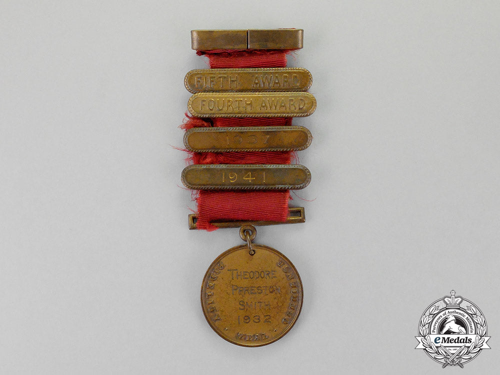 united_states._a_navy_cross_to_theodore_smith,_uss_falcon,_uss_squalus_rescue_c18-1800