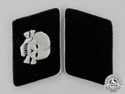 germany._a_set_of_absolutely_mint_ss-_totenkopfverband_collar_tabs;_first_pattern_c18-1864