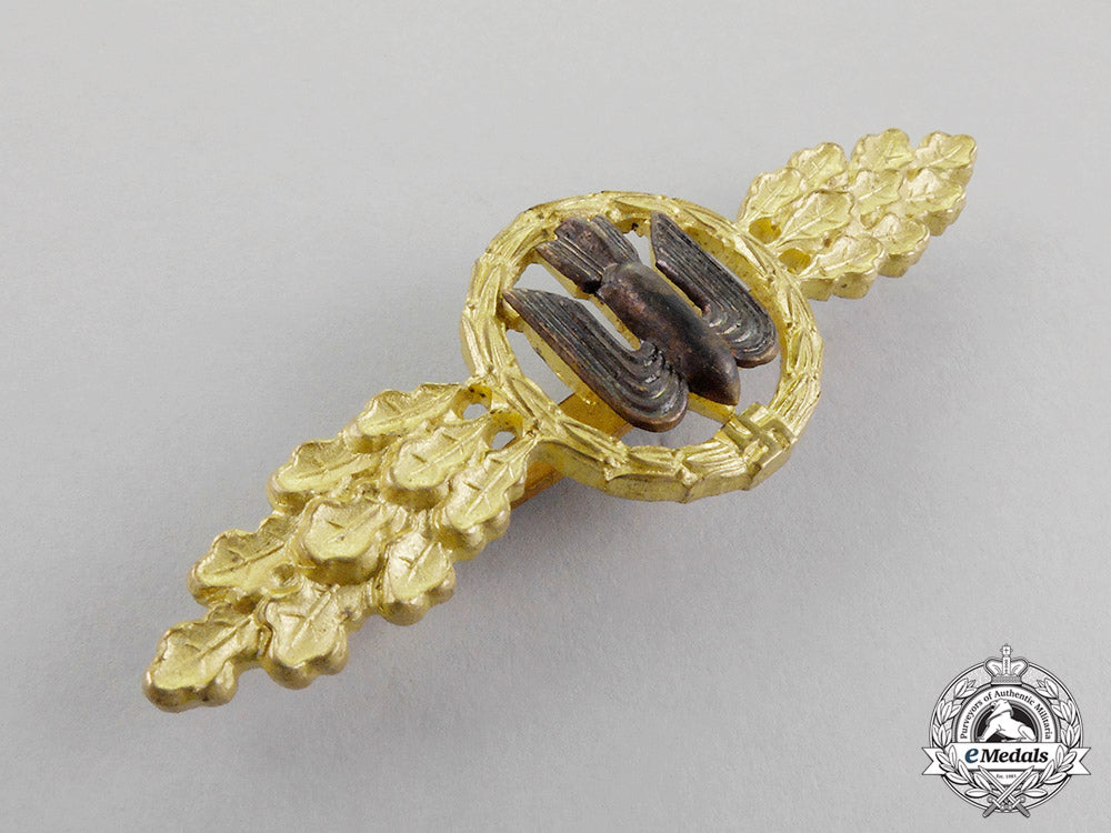 germany._a_gold_grade_luftwaffe_squadron_clasp_for_bomber_pilots_c18-2042