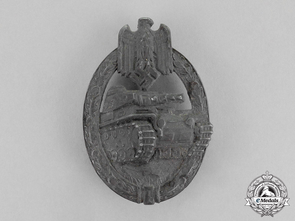 germany._a_silver_grade_tank_badge_by_hermann_aurich_c18-285