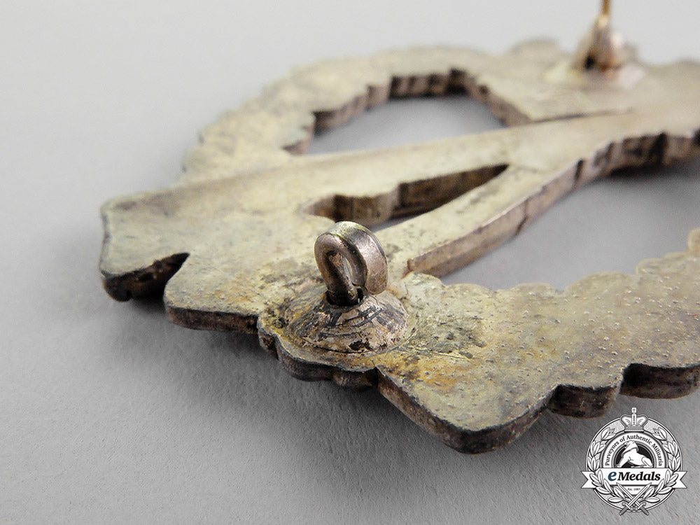 germany._a_silver_grade_infantry_assault_badge_by_metall_und_kunstoff_c18-312