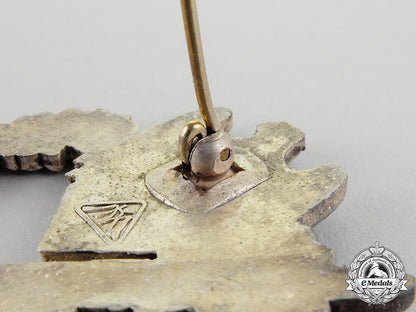 germany._a_silver_grade_infantry_assault_badge_by_metall_und_kunstoff_c18-313