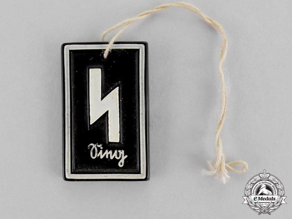 germany._a_dj(_german_youths)_badge_c18-470