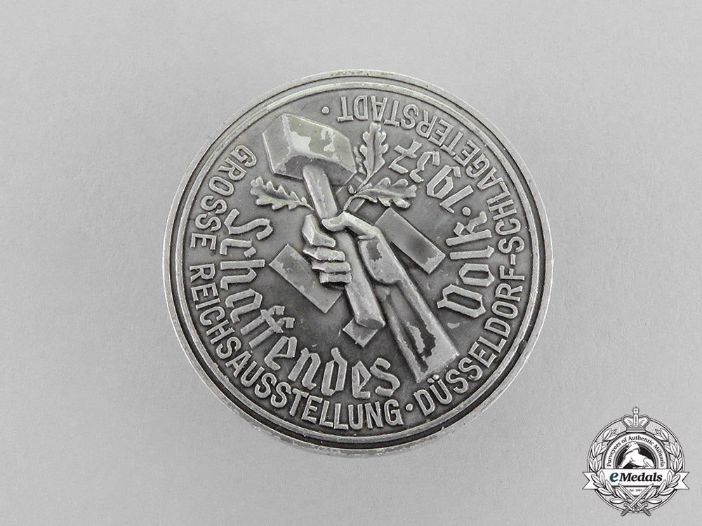 germany._a1937“_the_great_national_exhibition_in_düsseldorf”_badge_c18-476