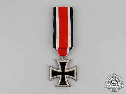 germany._an_iron_cross1939_second_class_and_matching_boutonniere_c18-495