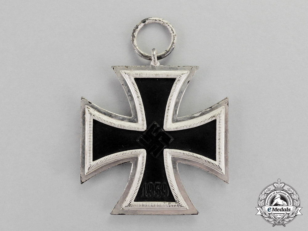 germany._a_mint_iron_cross1939_second_class_c18-685