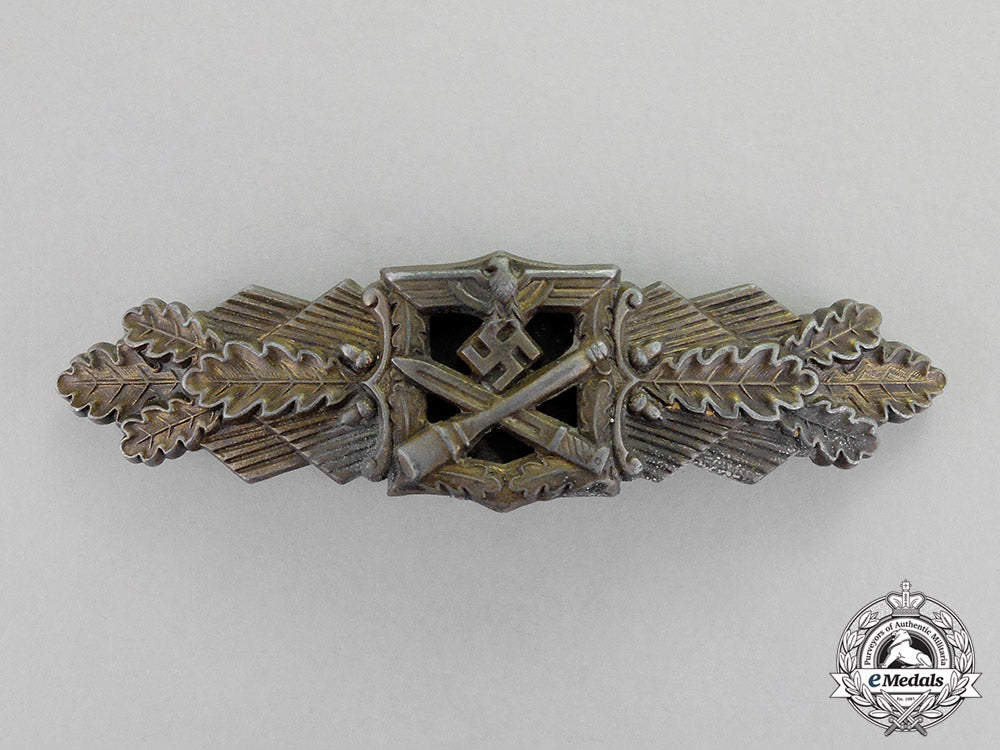 germany._a_bronze_grade_close_combat_clasp_by_friedrich_linden_c18-703
