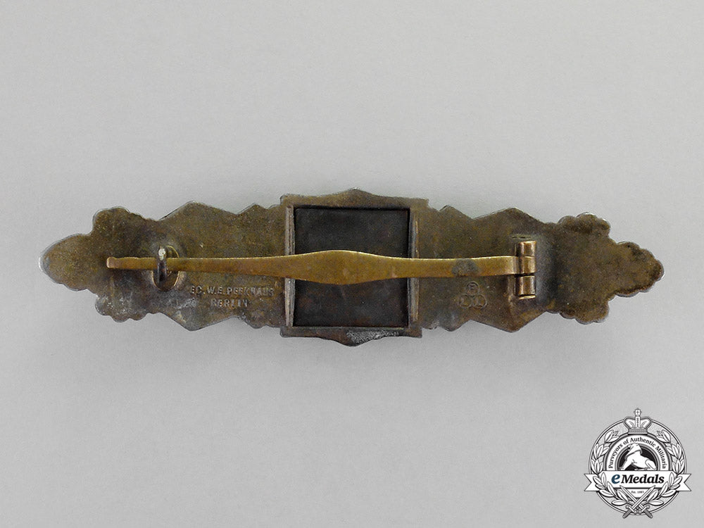 germany._a_bronze_grade_close_combat_clasp_by_friedrich_linden_c18-704