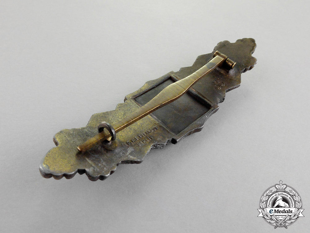 germany._a_bronze_grade_close_combat_clasp_by_friedrich_linden_c18-705