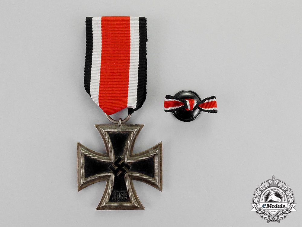 germany._an_iron_cross1939_second_class_and_boutonniere_c18-743
