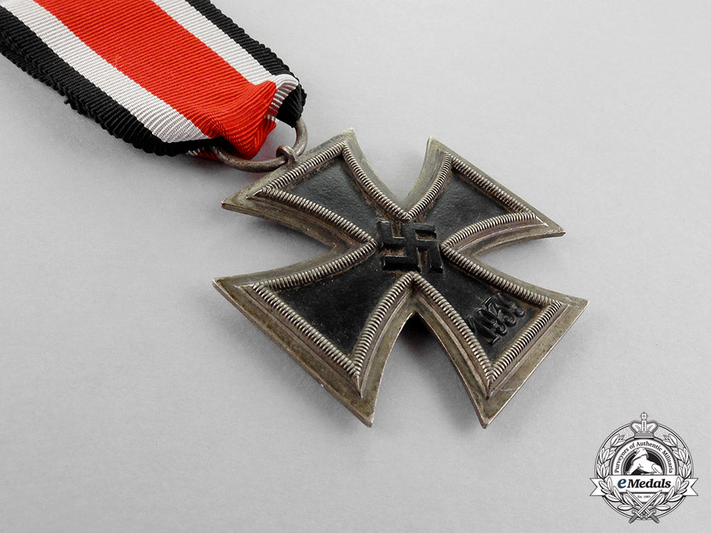 germany._an_iron_cross1939_second_class_and_boutonniere_c18-746