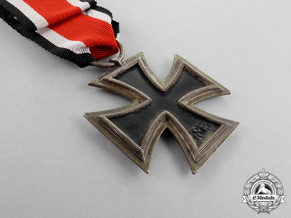 germany._an_iron_cross1939_second_class_and_boutonniere_c18-747