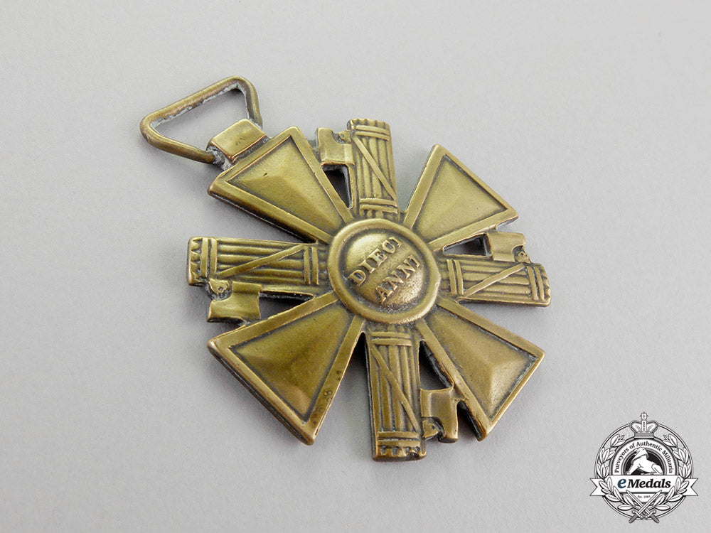italy._a_long_service_cross_of_the_national_security_volunteer_militia(_blackshirts)_for_ten_years'_service_c18-782