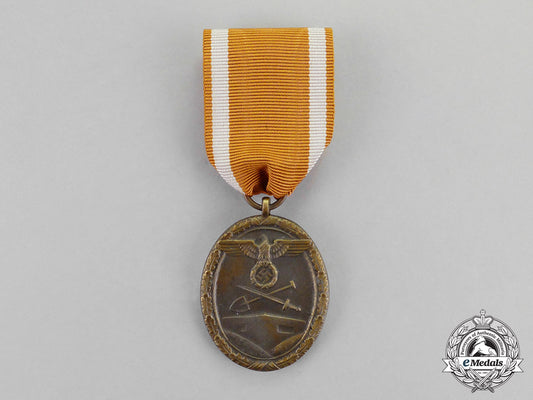 germany._a_german_west_wall_medal_c18-902