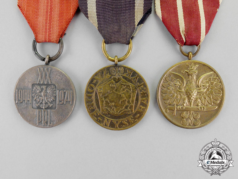 poland._three_medals&_awards_c18-945