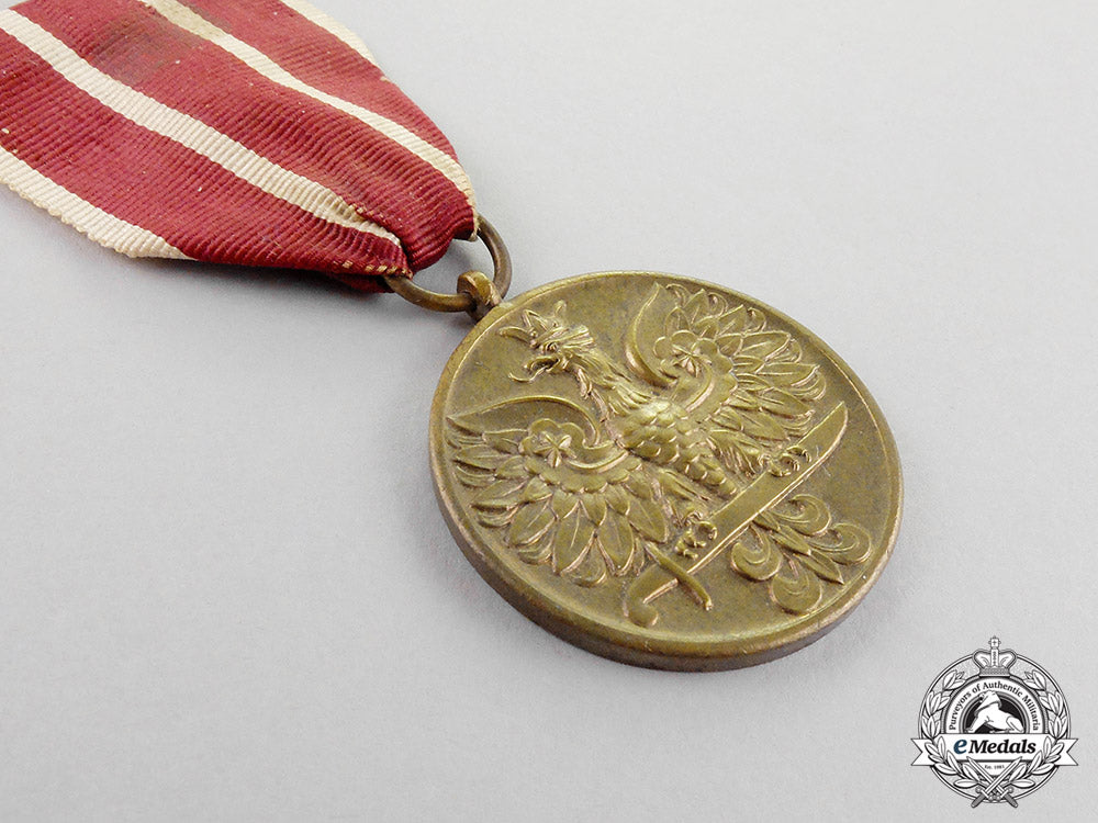 poland._three_medals&_awards_c18-950