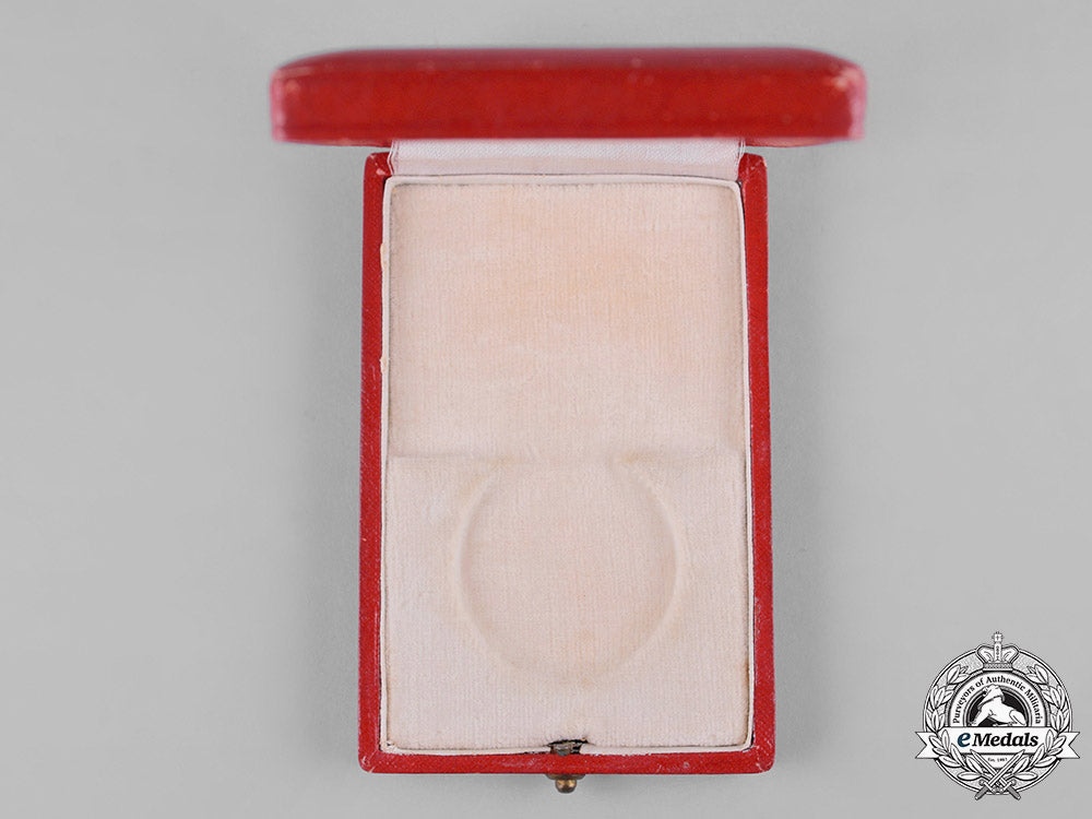 international._a_medal_case_c19-0043_1
