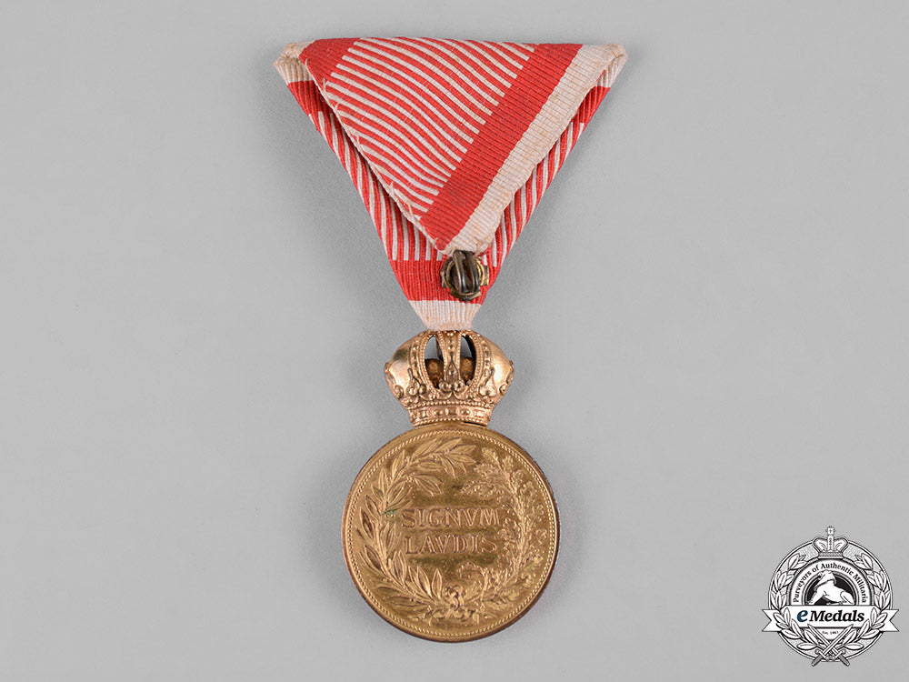 austria,_imperial._a_military_merit_medal_in_bronze,_with_case,_by_c.f._rothe&_neffe_c19-0354