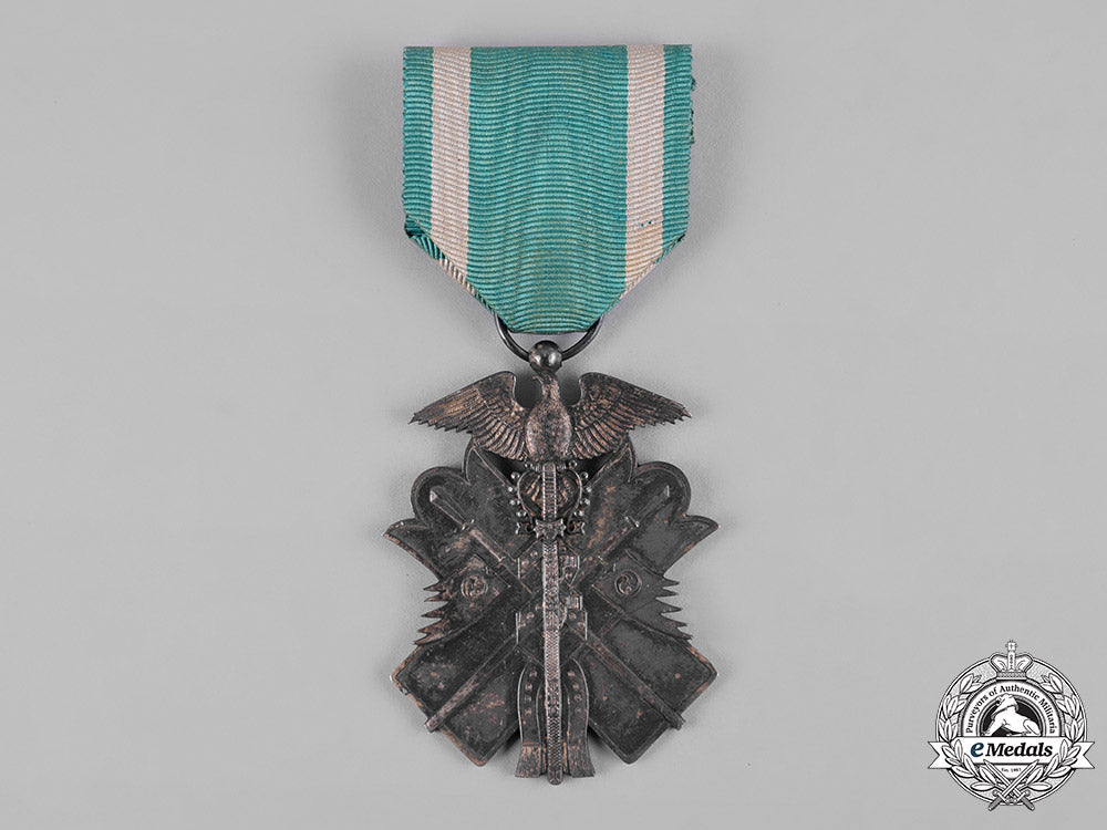 japan._an_order_of_the_golden_kite,_vii_class_with_case_c19-0627