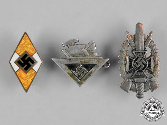 germany,_third_reich._a_lot_of_third_reich_period_badges_c19-0772