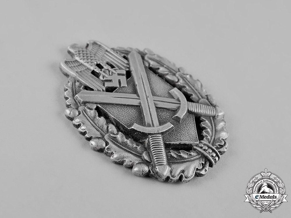 germany,_heer._an_army_marksmanship_lanyard_shield,_grades5-8_c19-0782