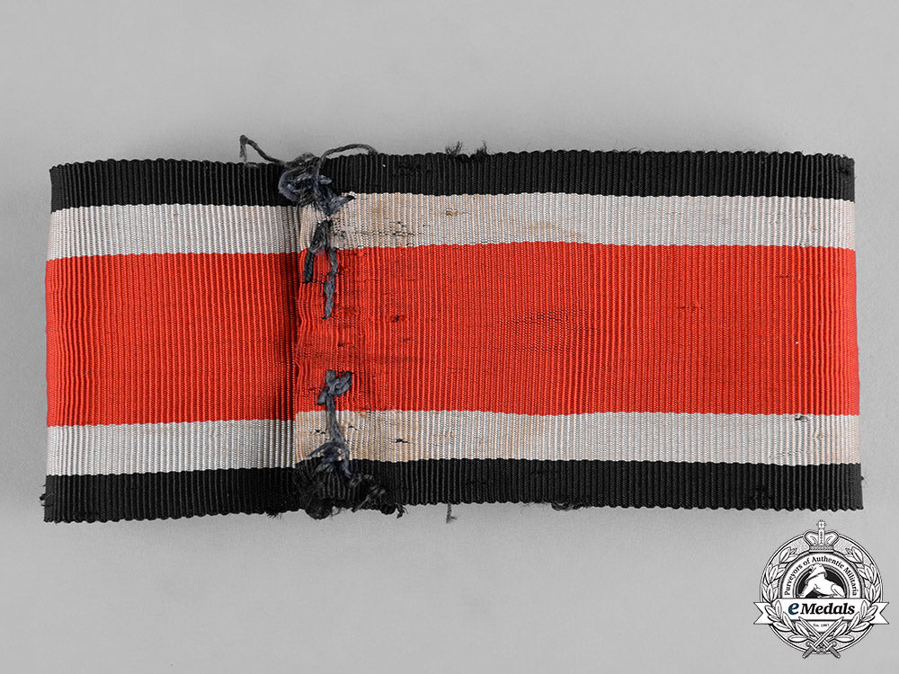 germany,_wehrmacht._a_neck_ribbon_and_suspension_ring_for_a_knight’s_cross_of_the_iron_cross_by_klein&_quenzer_c19-0864