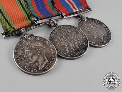canada._a_second_war_veteran's_group_of_three_c19-1002