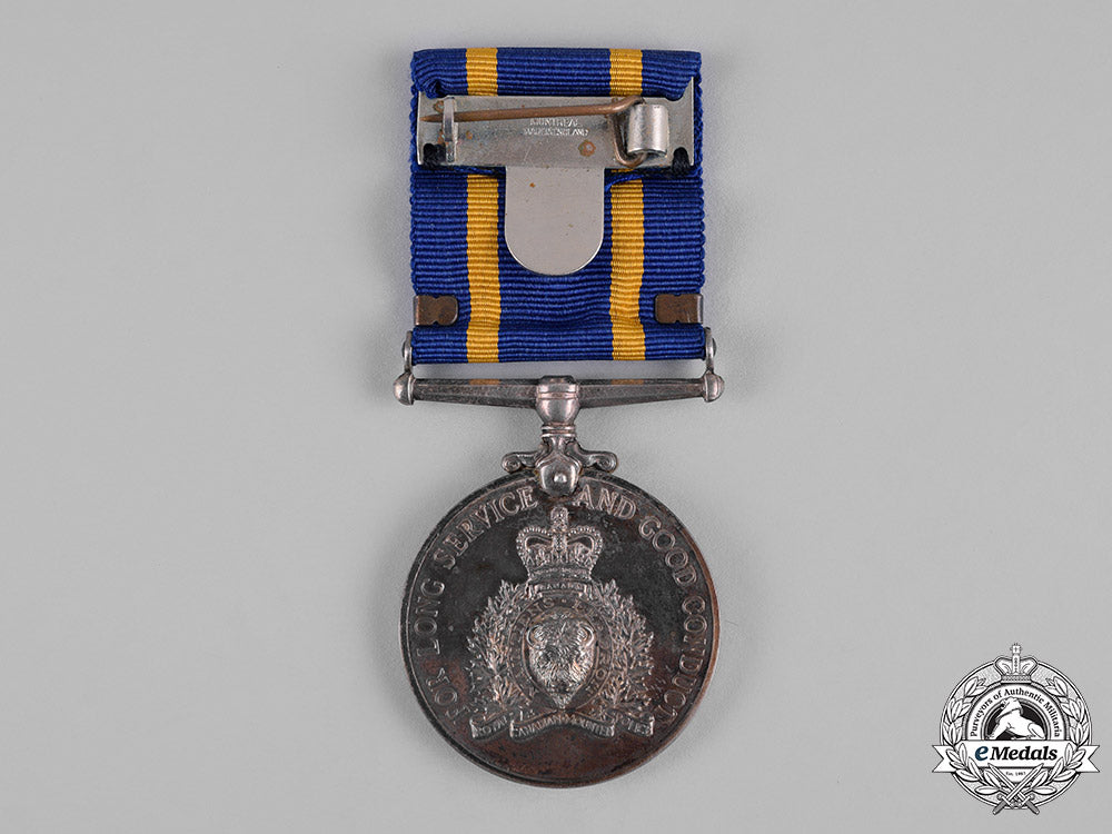 canada._a_royal_canadian_mounted_police(_rcmp)_long_service_medal,_to_e.t._salter_c19-1144