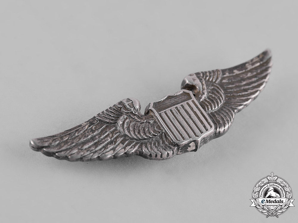 united_states._an_army_air_force_pilot_badge,_reduced_size,_by_luxemberg,_new_york_c19-1214
