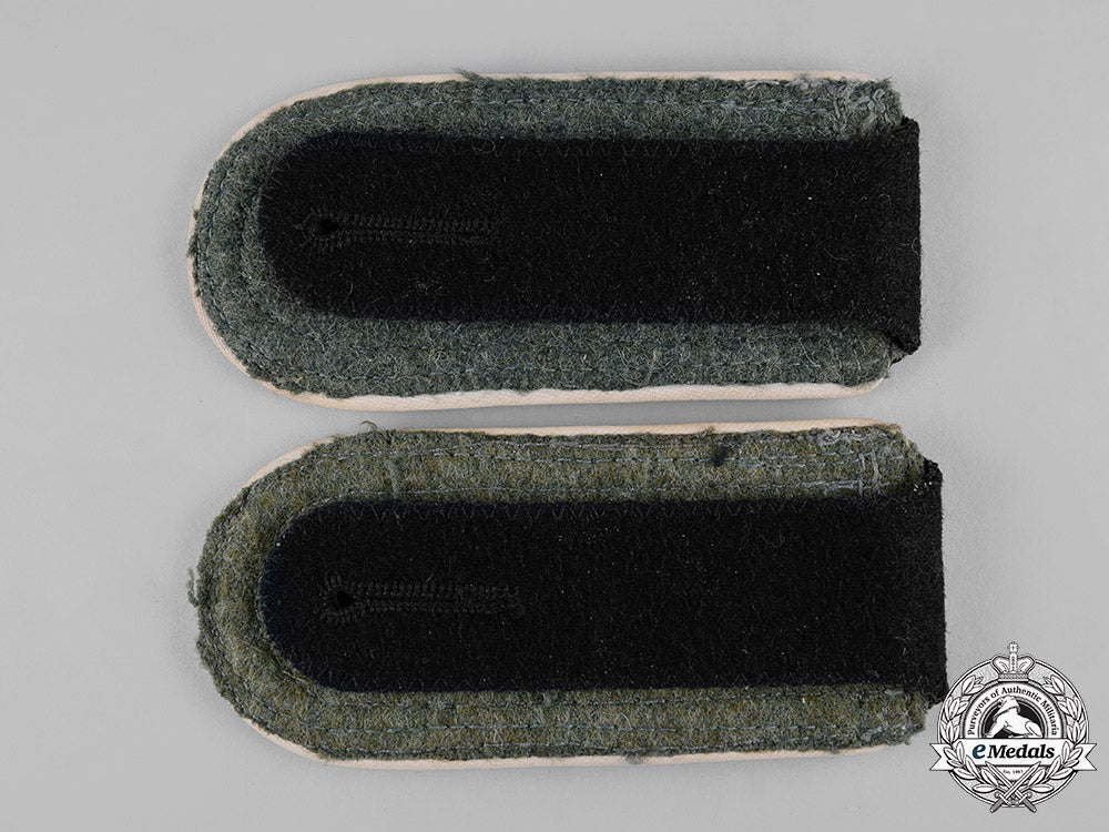 germany,_ss._a_set_of_waffen-_ss_hauptscharführer_shoulder_straps_c19-1425_2
