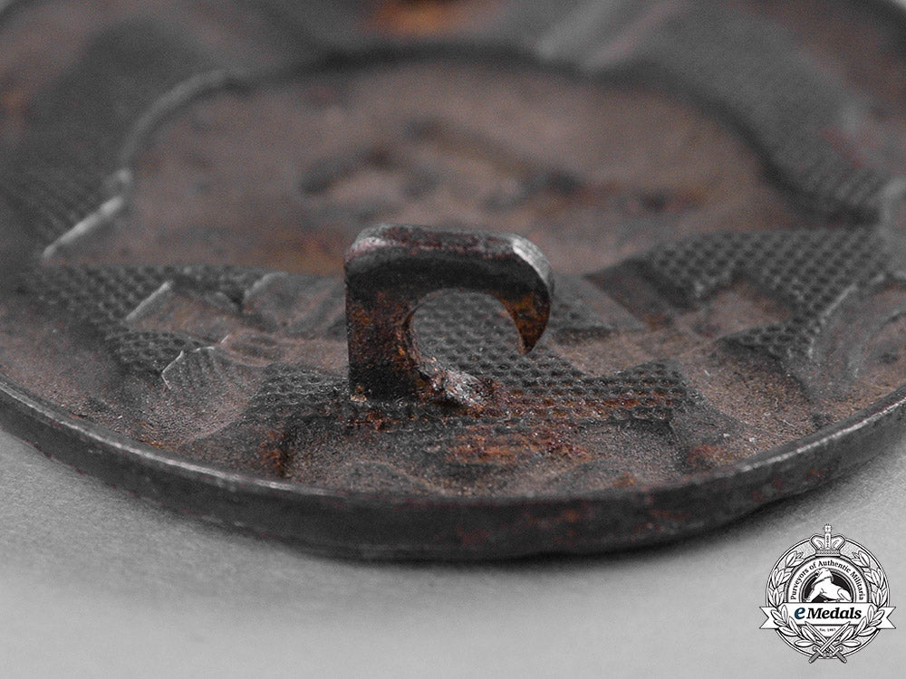 germany,_wehrmacht._a_pair_of_wound_badges_c19-1474