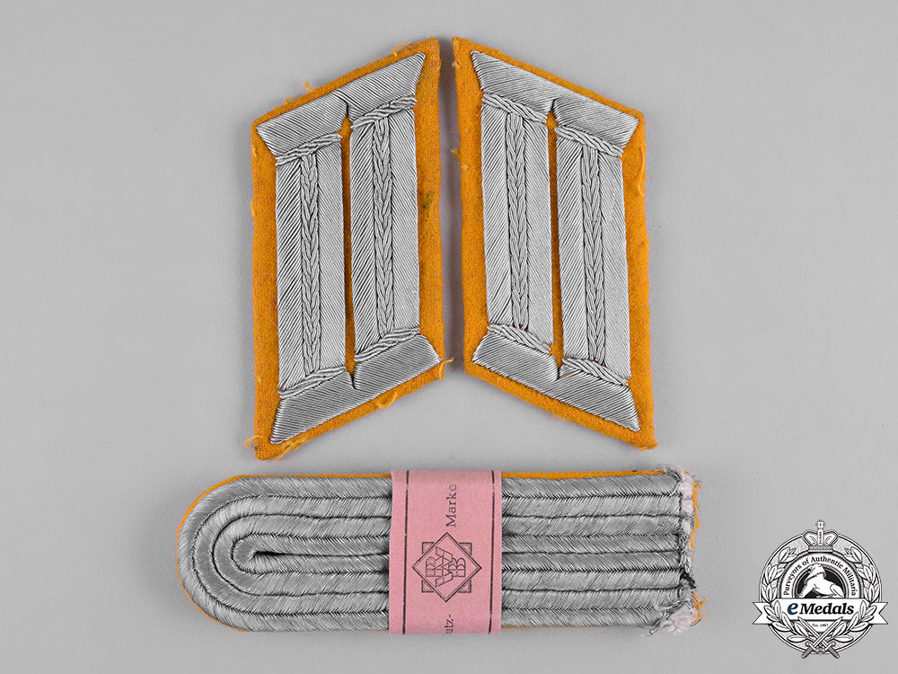 germany,_heer._a_set_of_army_leutnant_rank_insignia_c19-1569_1_1