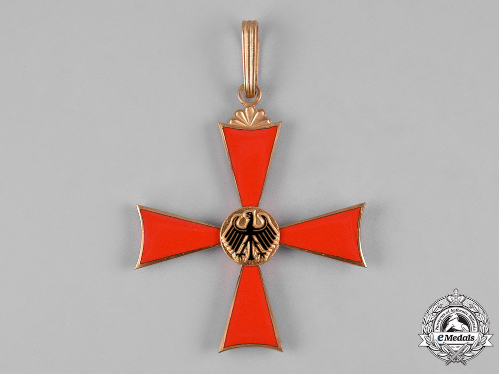 germany,_federal_republic._an_order_of_merit_of_the_federal_republic_of_german,_grand_cross_c19-1667