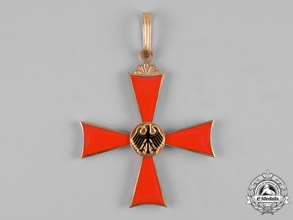 germany,_federal_republic._an_order_of_merit_of_the_federal_republic_of_german,_grand_cross_c19-1668