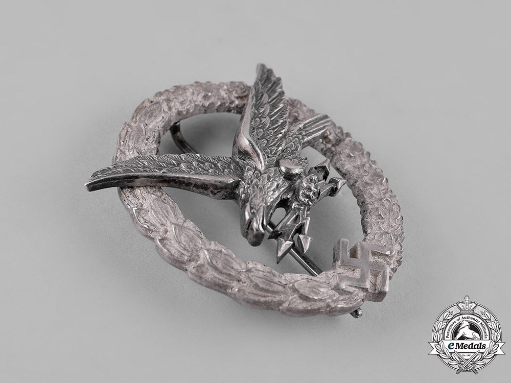 germany,_luftwaffe._an_air_gunner&_radio_operator_badge_in_case,_by_c.e._juncker_c19-1696