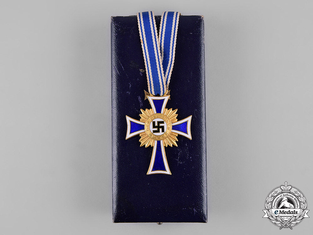 germany,_third_reich._a_cased_honour_cross_of_the_german_mother_in_gold_by_hans_gnad_c19-1798