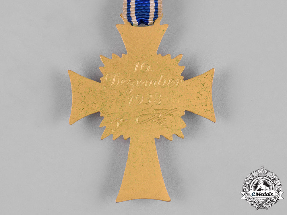 germany,_third_reich._a_cased_honour_cross_of_the_german_mother_in_gold_by_hans_gnad_c19-1801