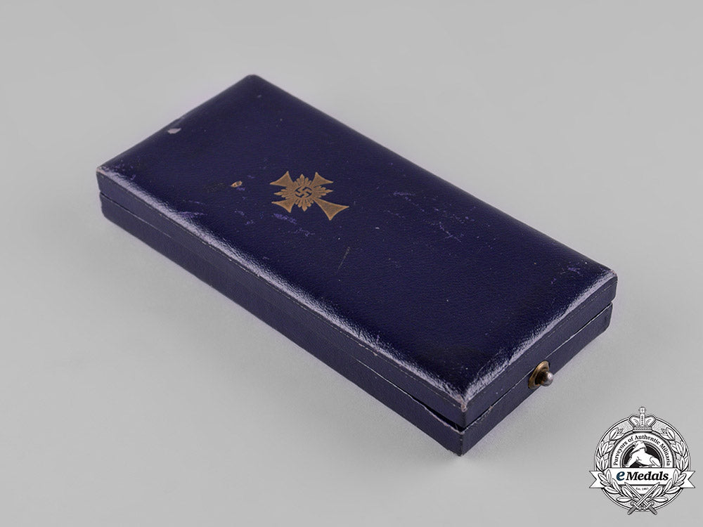 germany,_third_reich._a_cased_honour_cross_of_the_german_mother_in_gold_by_hans_gnad_c19-1806