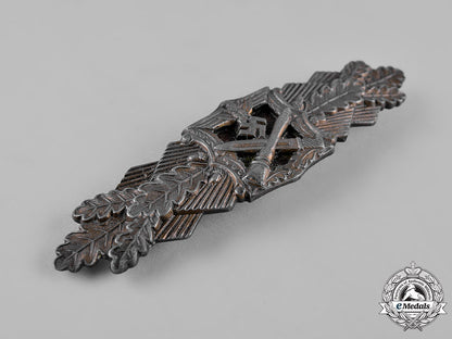 germany,_wehrmacht._a_close_combat_clasp,_bronze_grade,_by_a.g.m.u.k_c19-1809