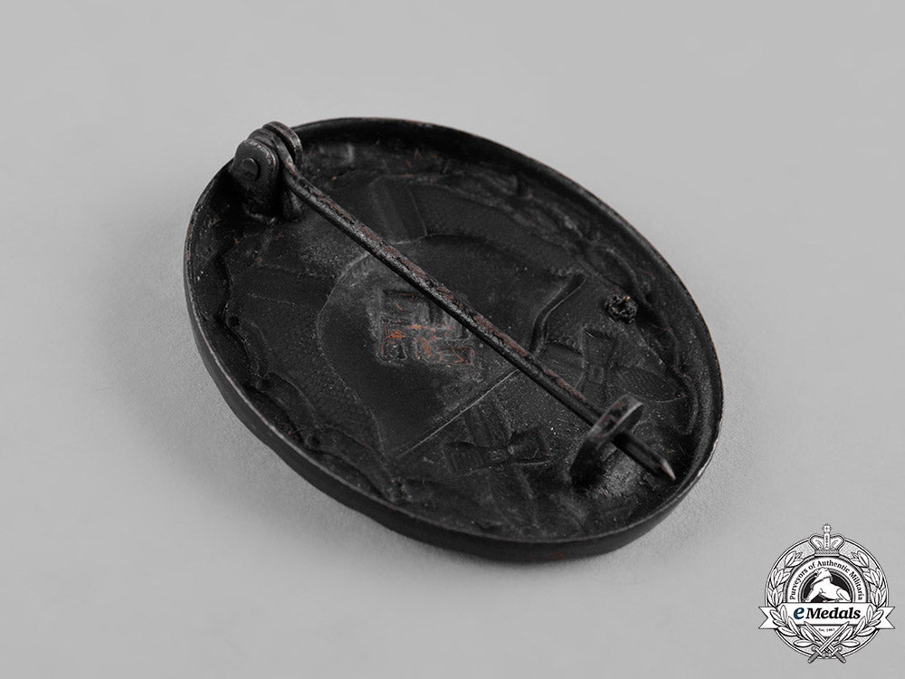 germany,_wehrmacht._a_lot_of_first_and_second_war_period_badges_c19-1836