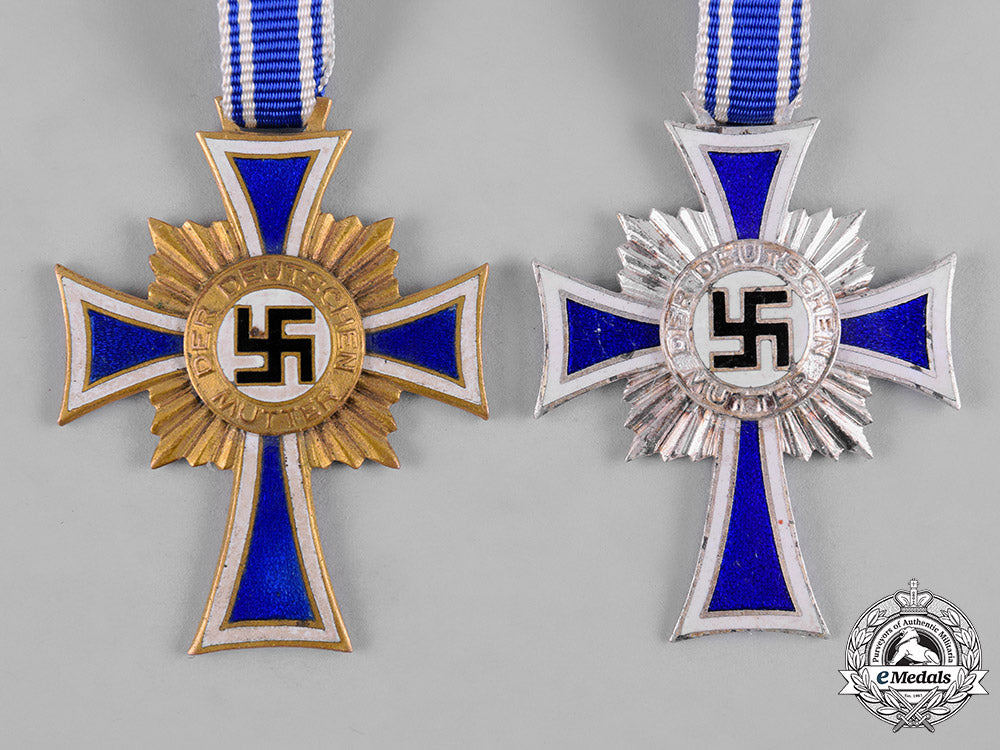 germany,_third_reich._a_pair_of_honour_crosses_of_the_german_mother_c19-1963