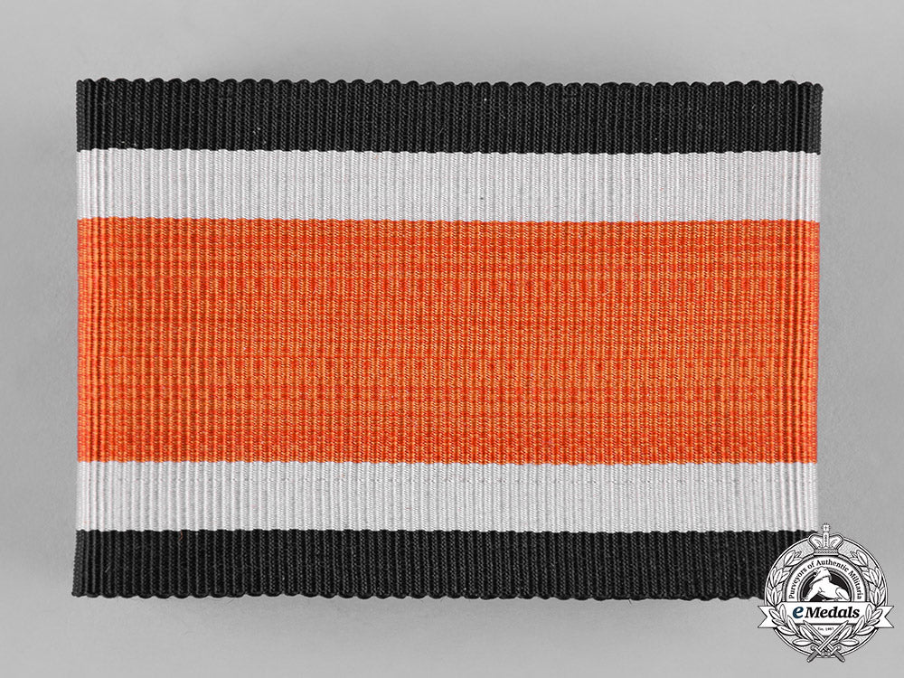 germany,_third_reich._a_type_i_oakleaves_to_the_knights_cross_with_case&_ribbon,_by_gebrüder_godet&_co._c19-2005