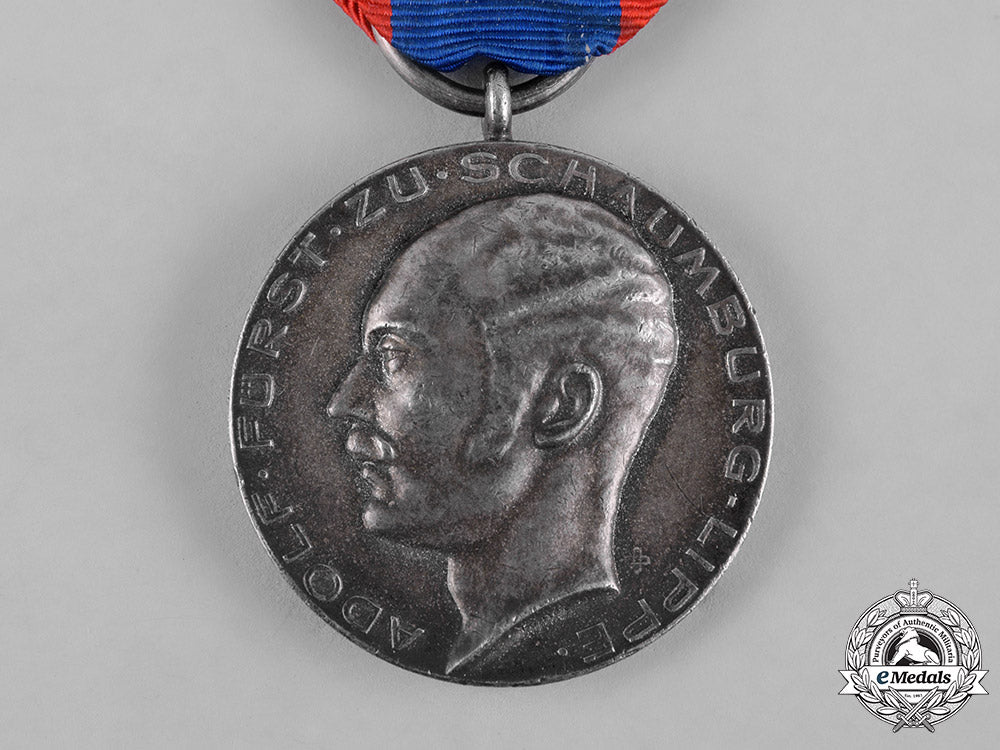 schaumburg-_lippe,_principality._a_merit_medal,_silver_grade_c19-205