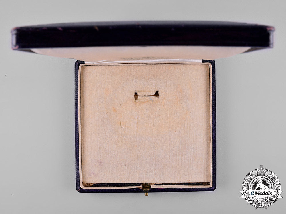 united_kingdom._a_most_excellent_order_of_the_british_empire,_officer’s_badge,_lady’s_version_case_c19-2270