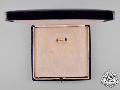 united_kingdom._a_most_excellent_order_of_the_british_empire,_officer’s_badge,_lady’s_version_case_c19-2270