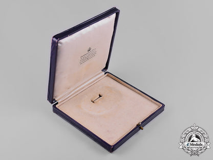 united_kingdom._a_most_excellent_order_of_the_british_empire,_officer’s_badge,_lady’s_version_case_c19-2272