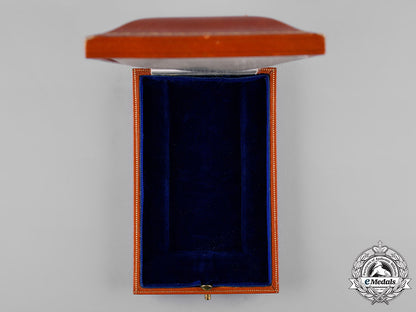 united_kingdom._a_board-_mounted_medal_case_by_pinches_c19-2277